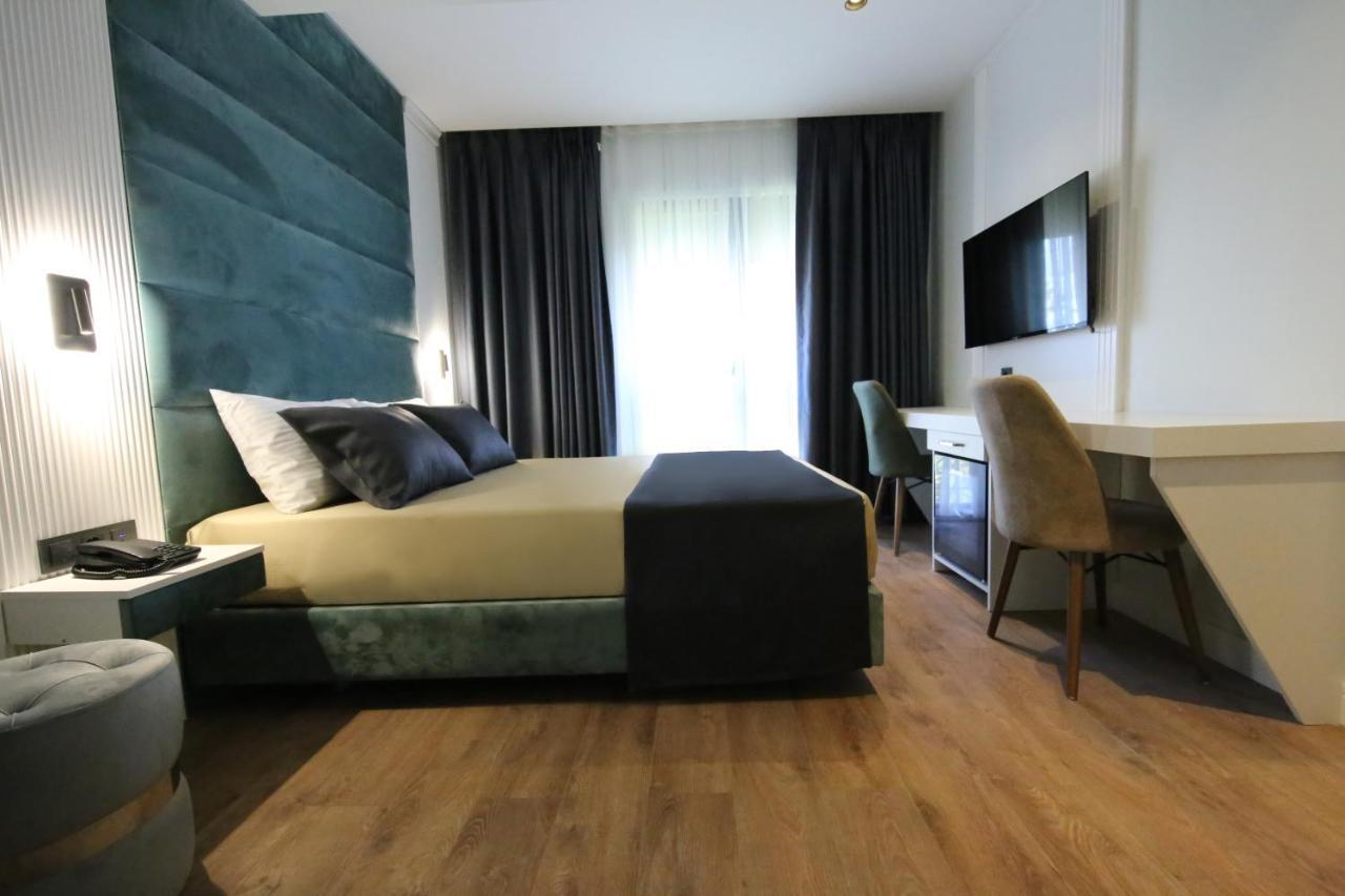 Axu Airport Hotel Arnavutkoy Zewnętrze zdjęcie A room at the hotel