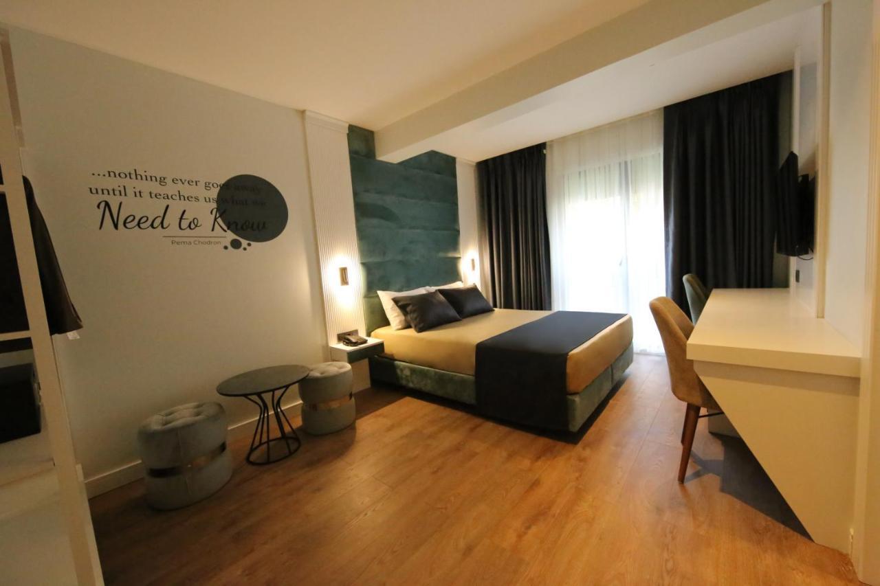 Axu Airport Hotel Arnavutkoy Zewnętrze zdjęcie A room at the hotel