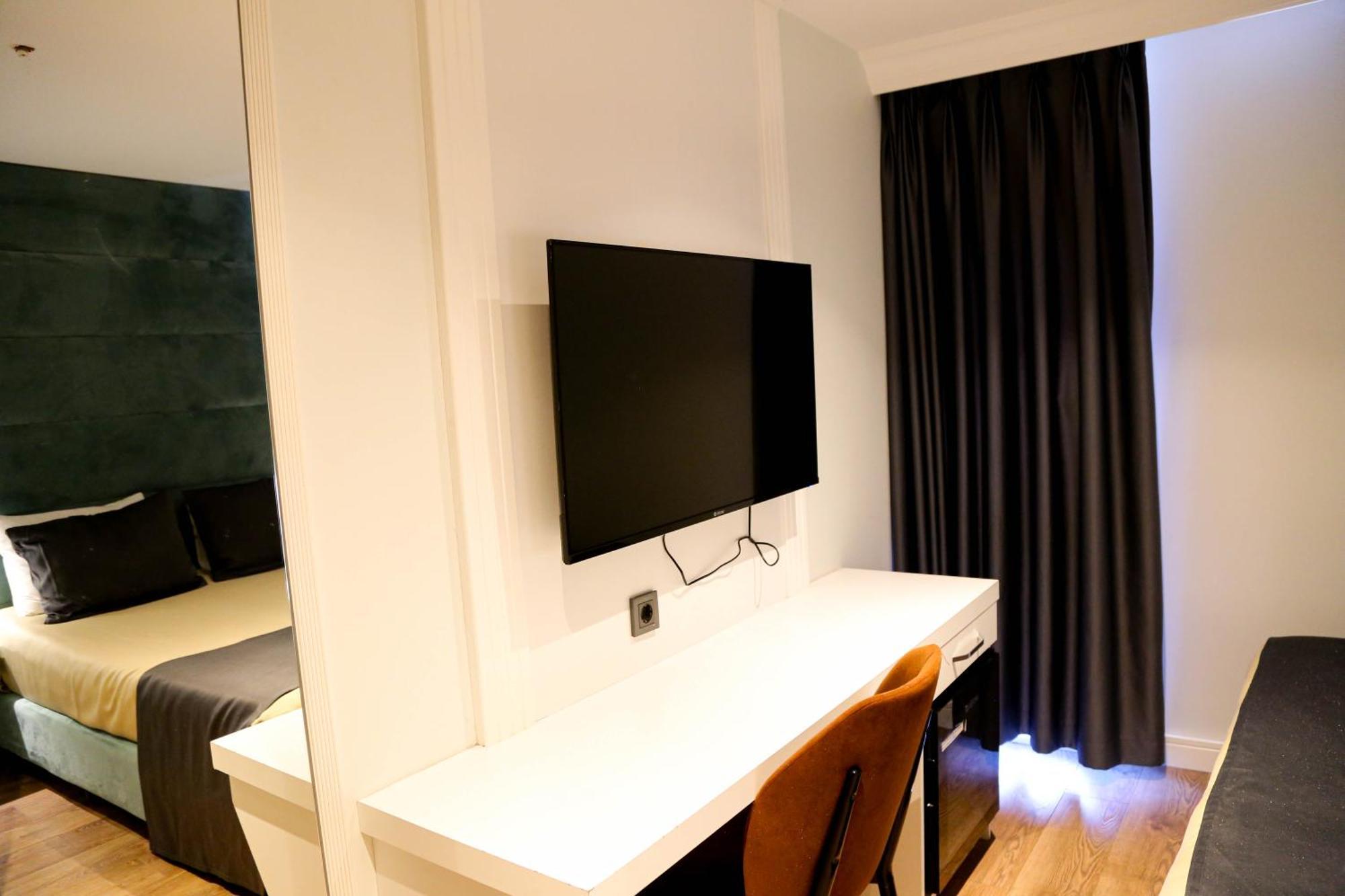 Axu Airport Hotel Arnavutkoy Zewnętrze zdjęcie A room at the hotel