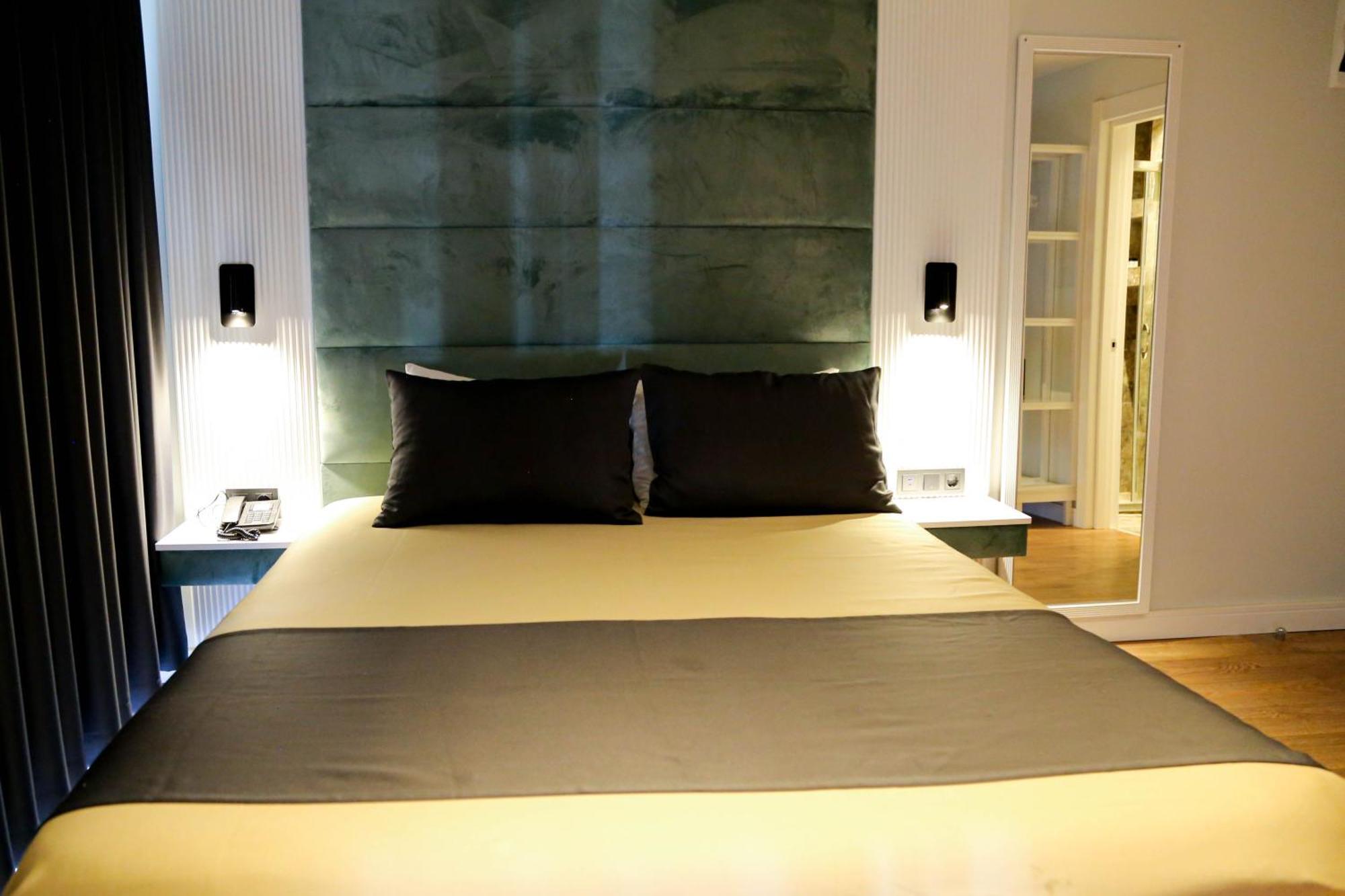 Axu Airport Hotel Arnavutkoy Zewnętrze zdjęcie A bedroom at the hotel